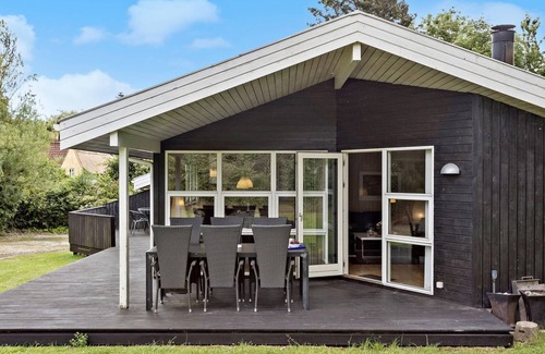 Spodsbjerg House | Cozy home in Rudkøbing with WiFi