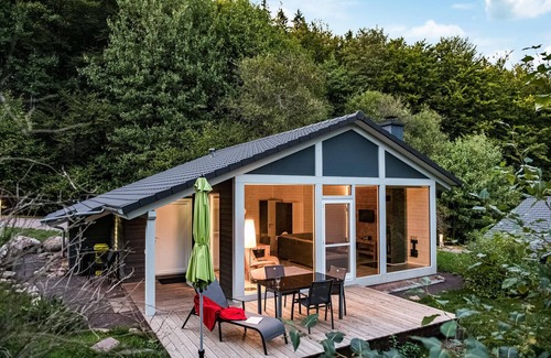 Ruhla House | Cozy home in Ruhla with kitchen