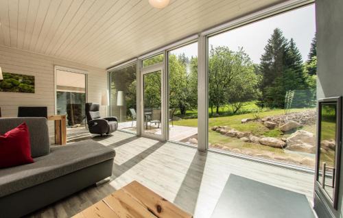 Ruhla House | Cozy Home In Ruhla With Kitchen
