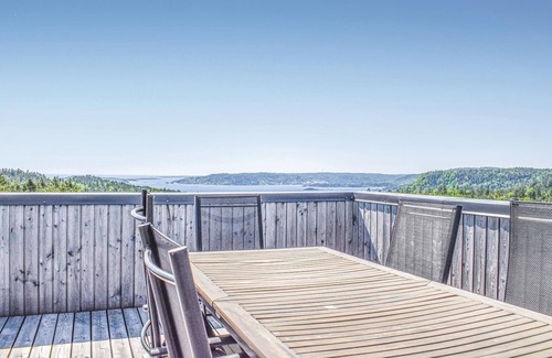Risor House | Cozy home in Søndeled