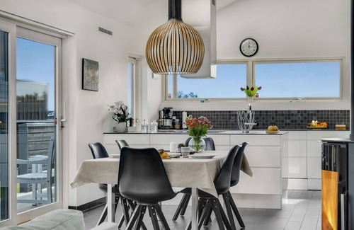 Sæby House | Cozy home in Sæby with house sea view