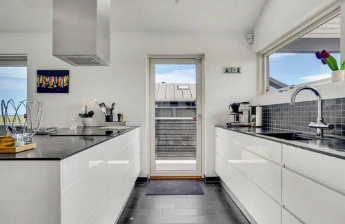 Sæby House | Cozy home in Sæby with house sea view