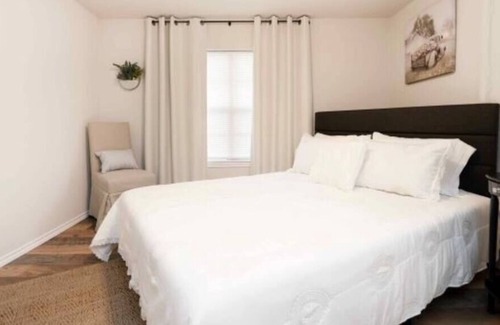 Seguin House | Cozy Home in Seguin Texas