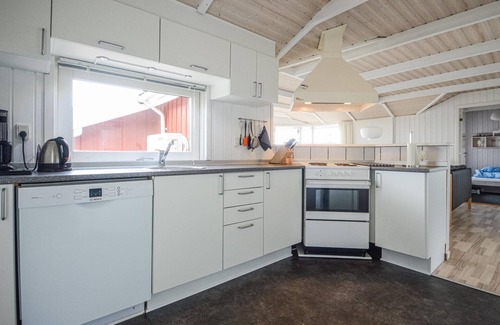 Grønninghoved Strand House | Cozy home in Sjølund with sauna