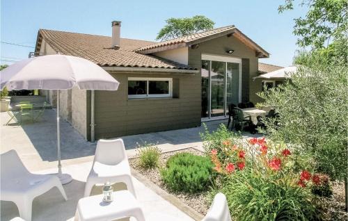 Saint-Aubin-de-Cadelech House | Cozy Home In Staubin De Cadeleche