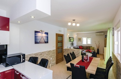 Kobas House | Cozy home in Ston with WiFi