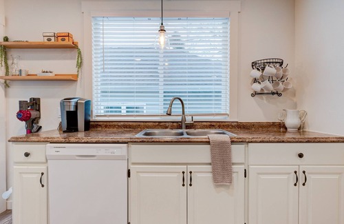 Hough House | Cozy home in the heart of Vancouver. Next to a park. Few min drive to PDX.