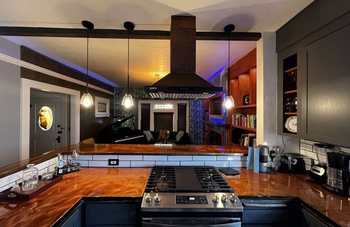 Northside House | cozy home in the heart of the city.