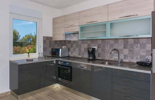 Trogir House | Cozy home in Trogir with WiFi