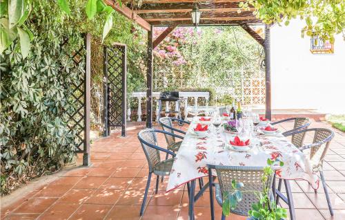Utrera House | Cozy Home In Utrera With Swimming Pool