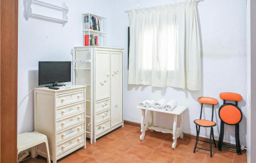 Utrera House | Cozy Home In Utrera With Swimming Pool