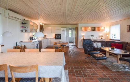 Vinderup House | Cozy Home In Vinderup With Wifi