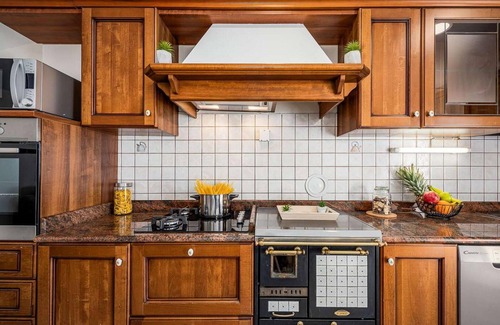 Visnjan House | Cozy home in Visnjan with sauna