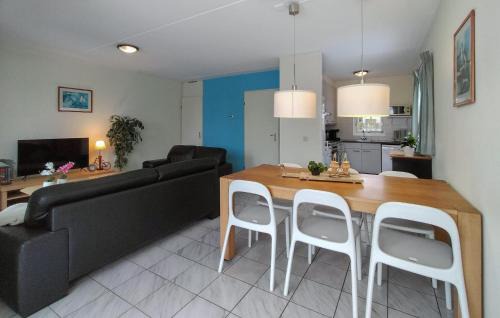 Vlagtwedde House | Cozy Home In Vlagtwedde With Wifi