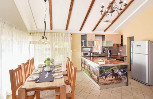 Trilj House | Cozy home in Vojnic Sinjski with sauna