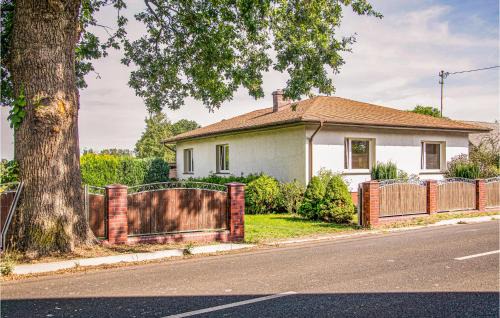 Nowe Warpno House | Cozy Home In Warnoleka With Wifi