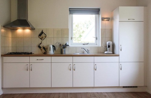 Zonnemaire House | Cozy home in Zonnemaire with WiFi