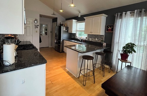 Greensboro House | Cozy home located near airport