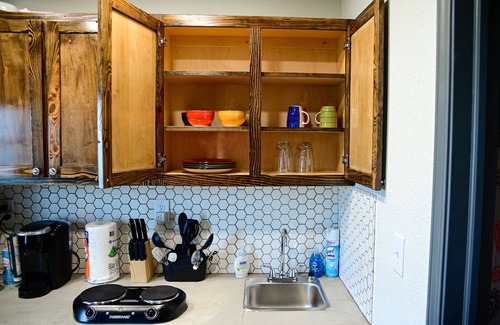 Hatfield Apartment | Cozy Home|Mountain Views|Fire Pit and Tranquility