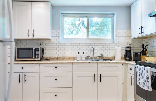 Sulphur Springs House | Cozy Home near Busch Gardens/Adventure Island/USF