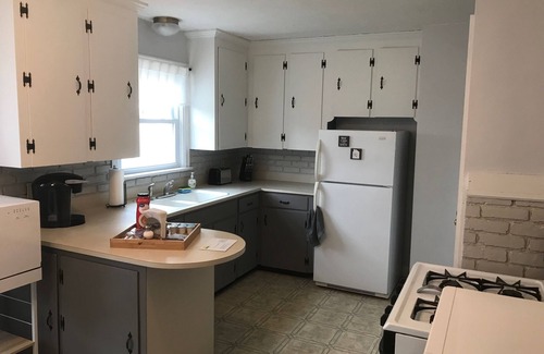 Wooster House | Cozy Home near College of Wooster