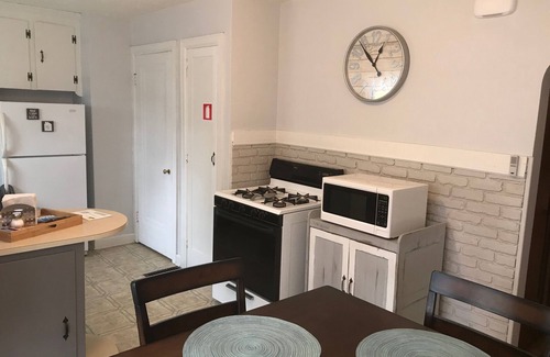 Wooster House | Cozy Home near College of Wooster