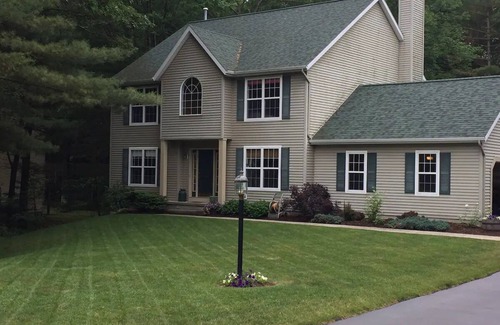 Ballston Spa House | Cozy home near Track and SPAC - great indoor and outdoor spaces