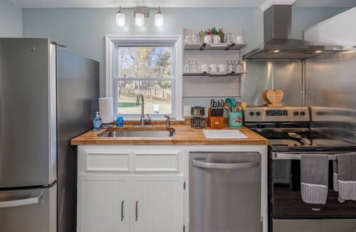 Converse House | Cozy Home off I-85, 35 minutes from NC and SC border
