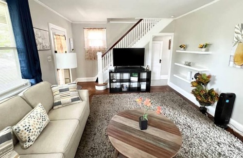 West Price Hill House | Cozy Home Quiet Neighborhood 10 Min to Downtown