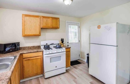 Rochester House | ~Cozy Home~ Steps to RIT by UofR/Airport/DWTN w/AC