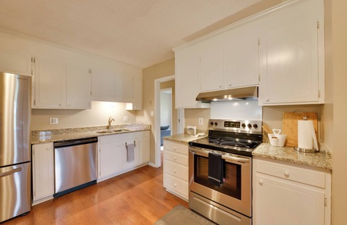 Matthews House | Cozy Home w/Fenced Yard < 1 Mi Downtown Matthews!