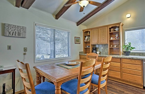 Mariposa Cabin | Cozy Home w/Patio Near Yosemite National Park!