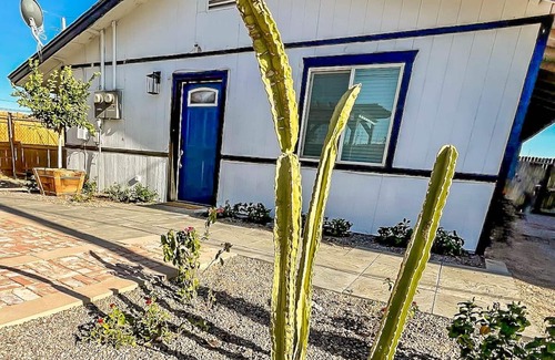 Downtown Phoenix House | Cozy Home w/Yard & Outdoor Kitchen 5 min. Drive to Downtown & Airport