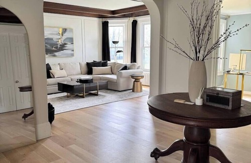 Lake Geneva House | Cozy Home Walkable Downtown LG