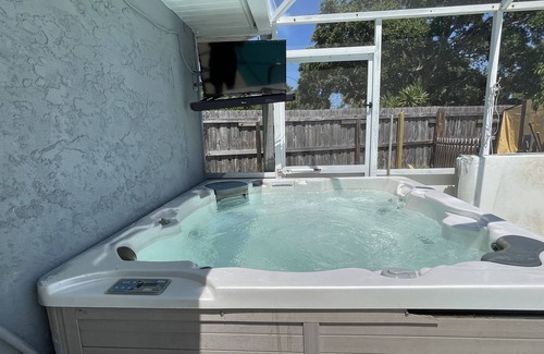 Florida Ridge House | Cozy home with a pool and hot tub just 6 miles away from the beach