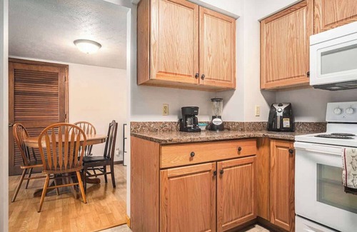 Midtown House | Cozy Home with Comfort & Prime Location & King Bed