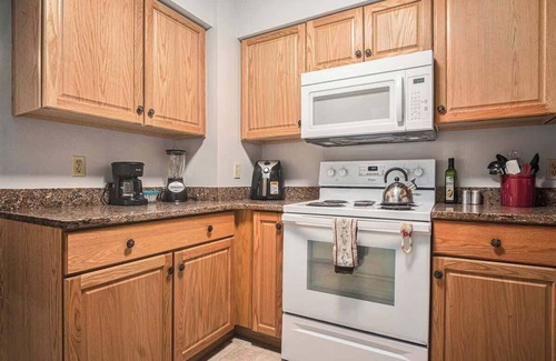 Midtown House | Cozy Home with Comfort & Prime Location & King Bed