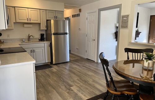 Gray Summit House | Cozy home with great outdoor space to relax, bbq or play with your fur baby.