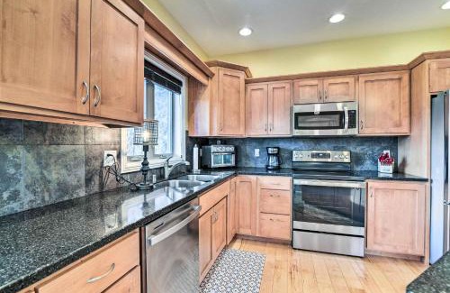 Burkesville House | Cozy Home with Patio, 2 Mi to Dale Hollow Lake!