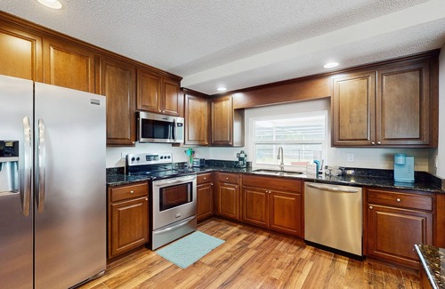 Bradenton House | Cozy home with private pool, lanai, washer & dryer - minutes to beaches