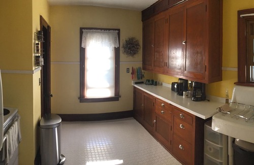 Wisconsin Rapids House | Cozy home with large porch near downtown riverfront, dining and entertainment