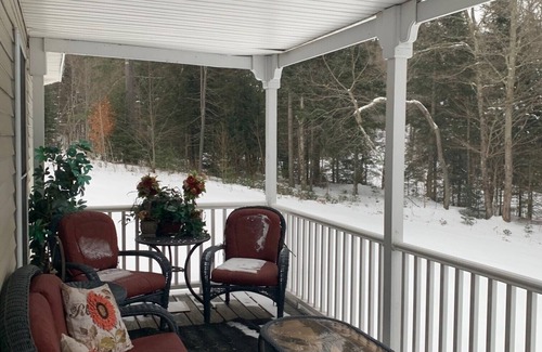 Eden House | Cozy house 30 min to Stowe, 30 min to Smugglers Notch, 30 min to Jay Peak