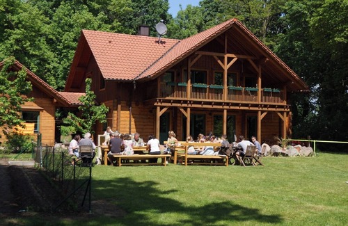 Friesack House | Cozy house "Gut Briesen" in the Westhavelland Nature Park with an old park