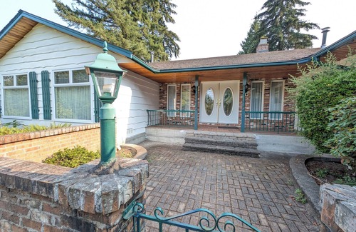Willoughby House | Cozy house in Langley TWP Close to shopping centre
