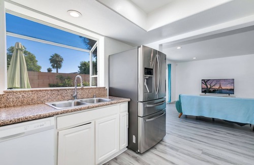 Chino House | Cozy House in gate community in center of Chino