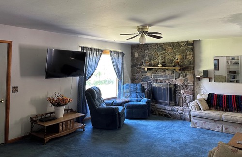Thompson Falls House | Cozy house in Thompson Falls, MT. Minutes from downtown yet country setting.
