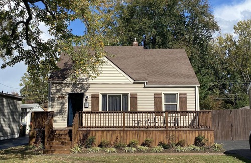 St. Matthews House | Cozy house in the heart of the city!