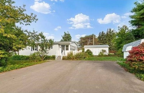 The Bluff House | Cozy House just minutes from Parlee Beach