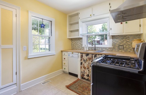 High Point House | Cozy House next to HPU/Close to Furniture Market and Downtown HP.