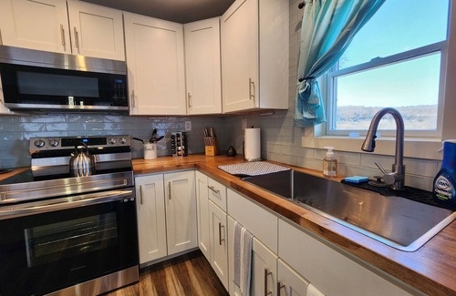 Waynesville House | Cozy House On The HILL 10 Min from Ft. Leonard Wood